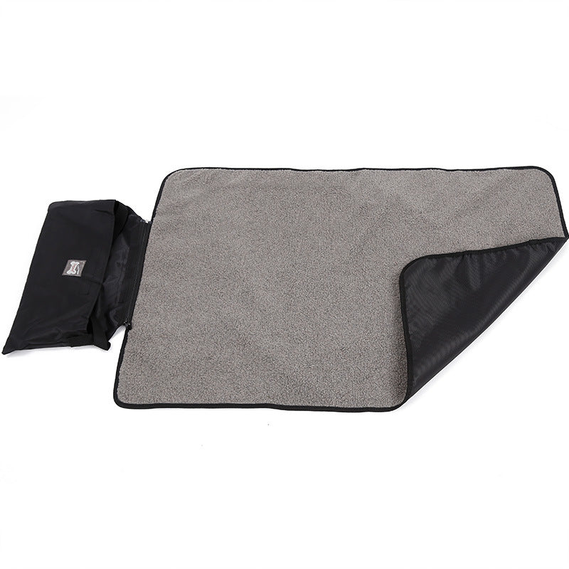 Premium & Professional
Portable Waterproof Outdoor Pet Blanket – Foldable, Warm & Travel-Ready for Dogs & Cats Pets Possessions LLC