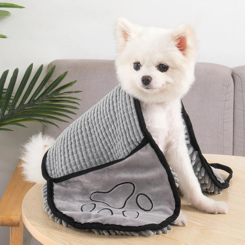 Absorbent Microfiber Quick Drying Towel with Hand Pockets for Cats & Dogs Pets Possessions